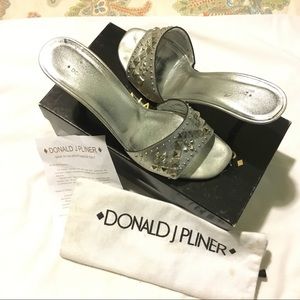 Donald J. Pliner Nievo-76 in Silver, Size 9M